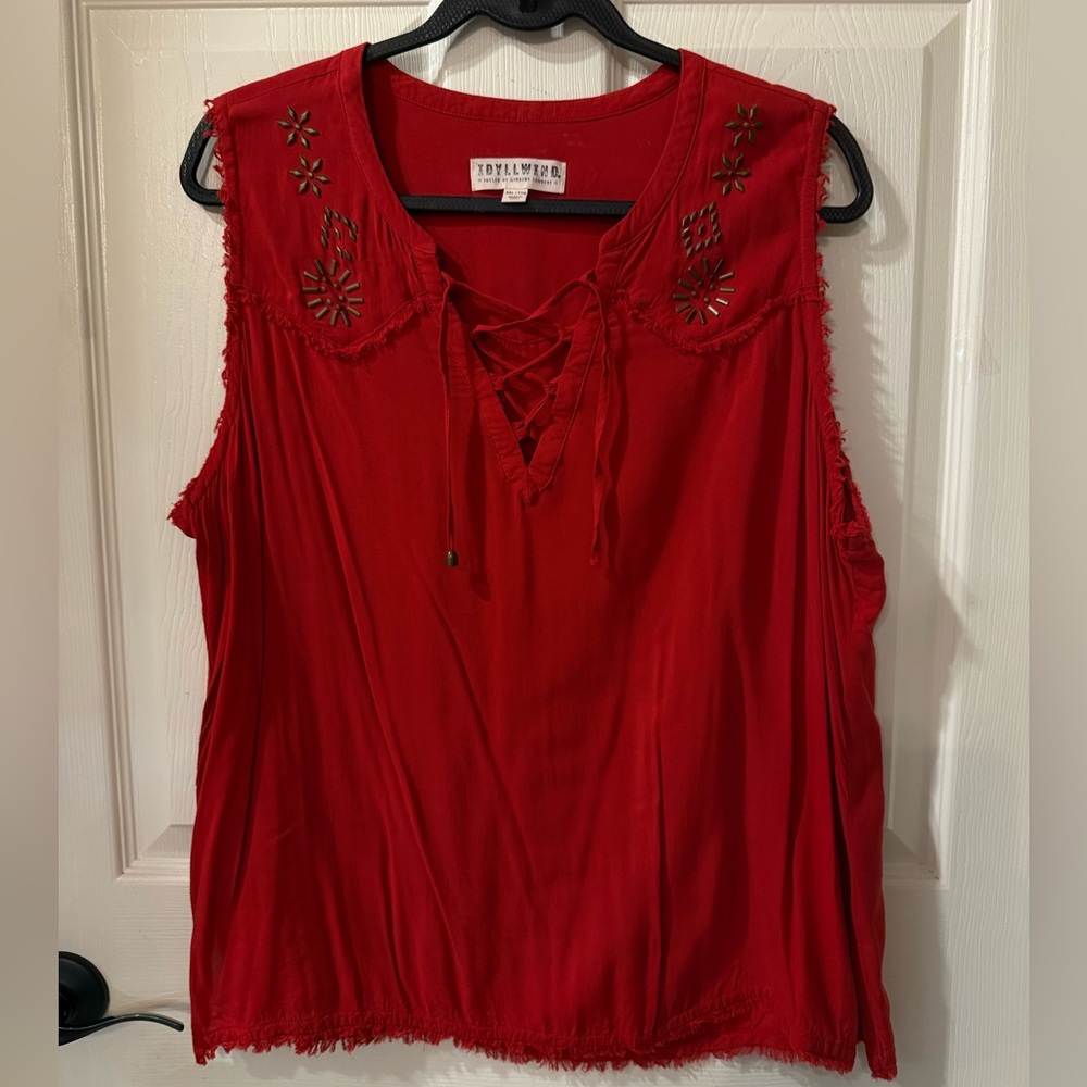 Idyllwind Women's Red Lace-Up Sleeveless Blouse